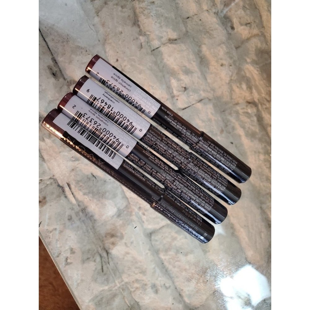 4 Avon Lip Crayons in Cranberry and Cinnamon Spice